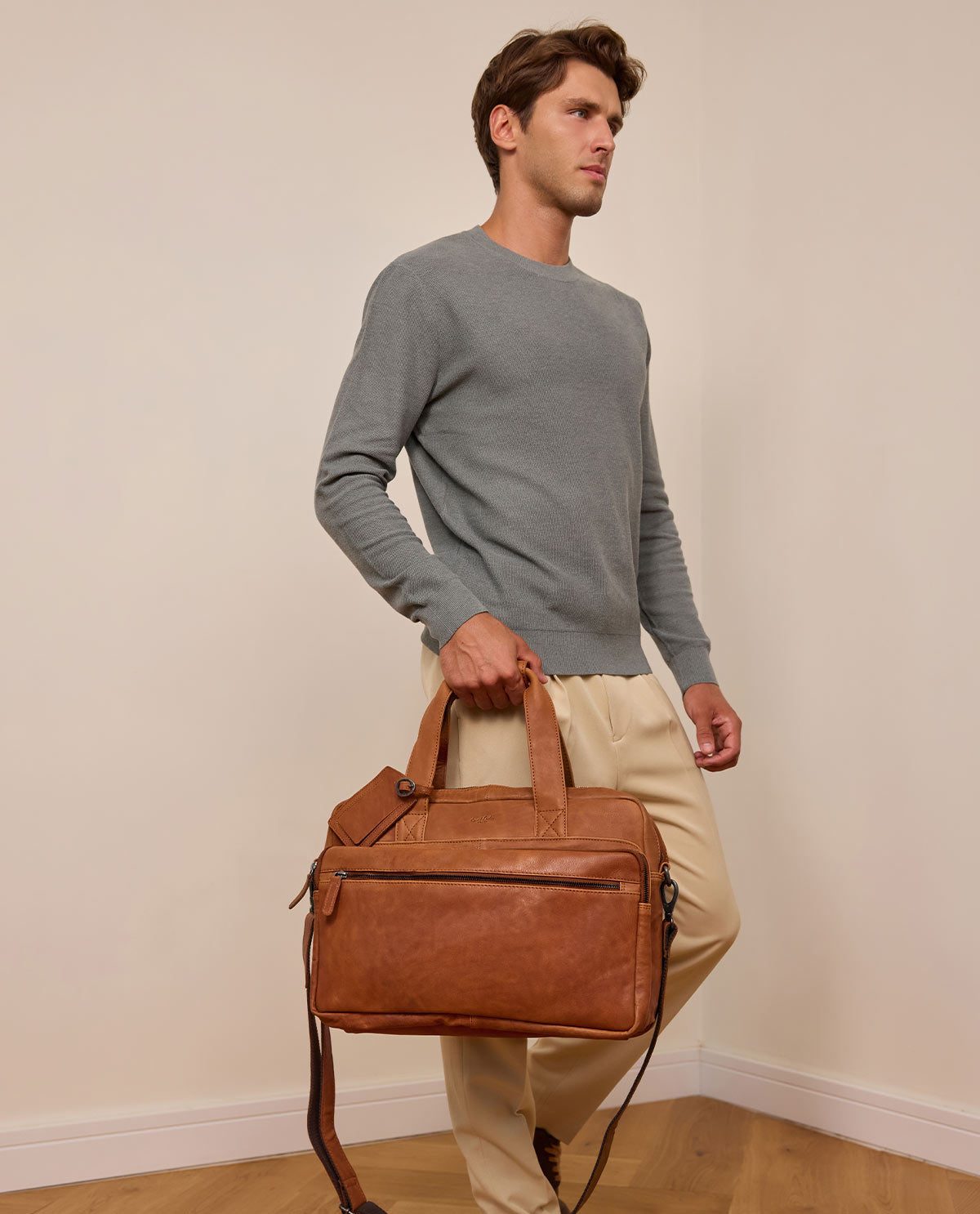 gusti-leder-alvaro-businesstasche-aus-leder-braun-mit-doppel-rei-verschluss image 1