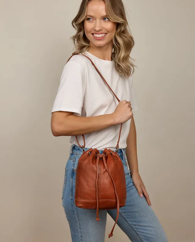gusti-leder-ivy-beuteltasche-bucket-bag-aus-rindsleder image 1
