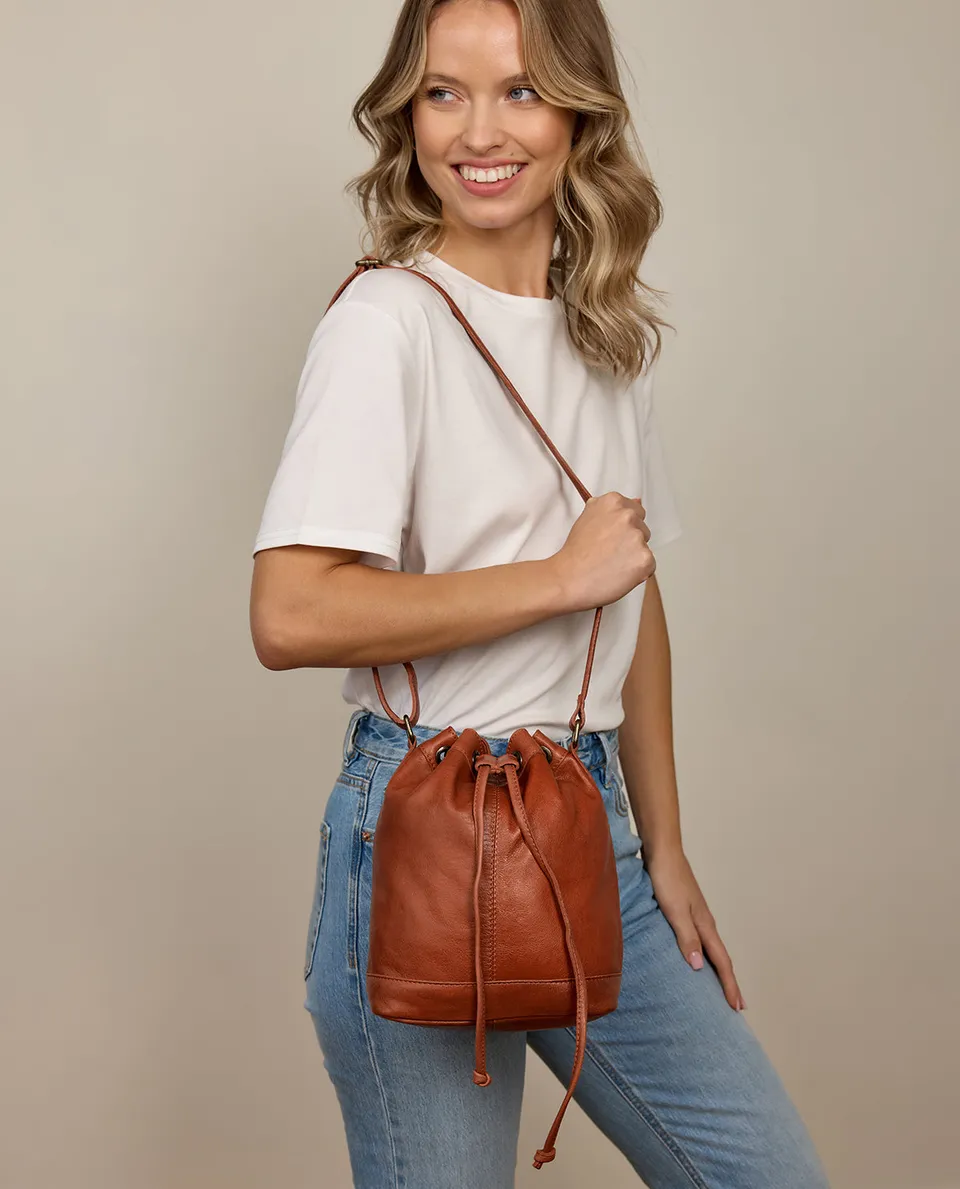 gusti-leder-ivy-leder-beuteltasche-bucket-vintage-design image 1
