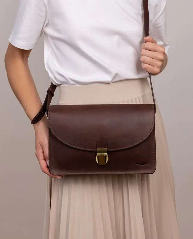gusti-leder-outlet-handtasche-mit-innenf-chern-und-schl-sselanh-nger image 1