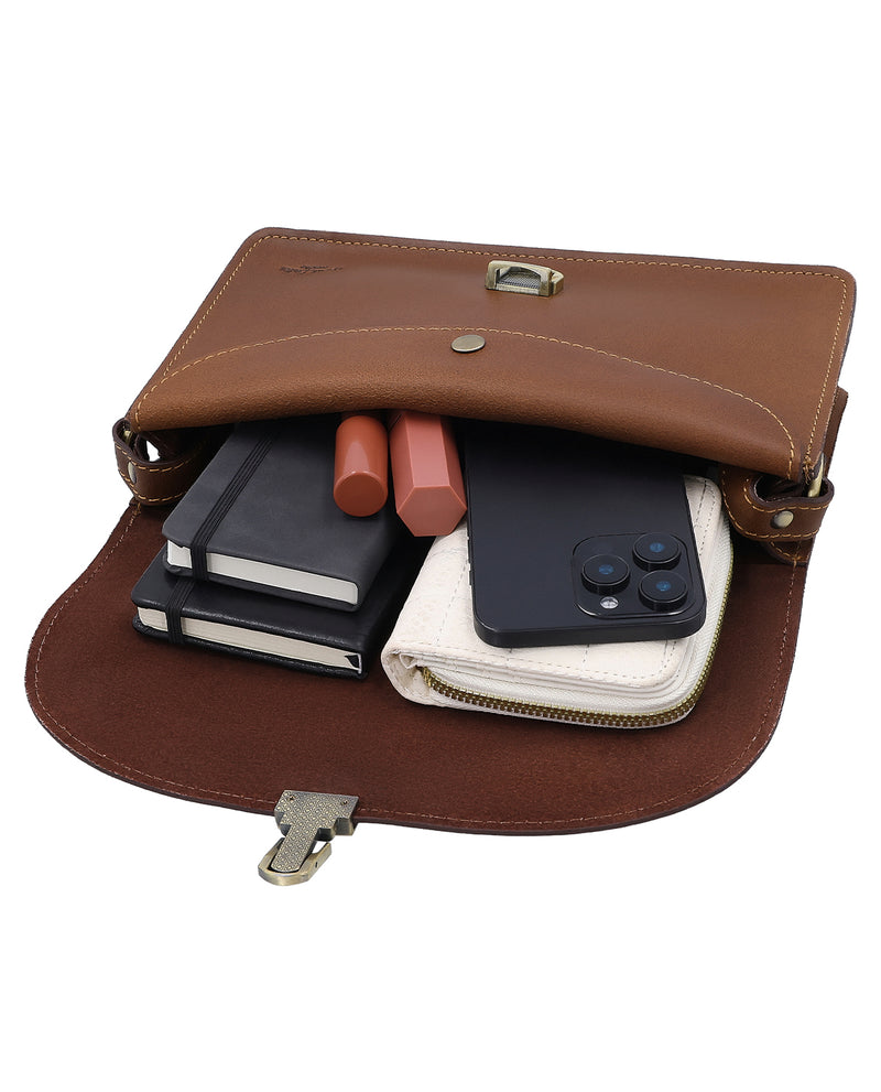 gusti-leder-zoey-leder-handtasche-mit-airtag-fach image 3