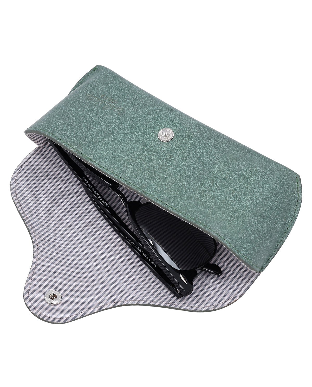 gusti-leder-cornelius-brillenetui-leder-gr-n-mit-druckknopf image 3