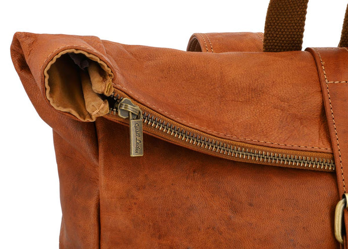 gusti-leder-milo-new-rucksack-outlet-mit-handyfach-und-airtag-fach image 7