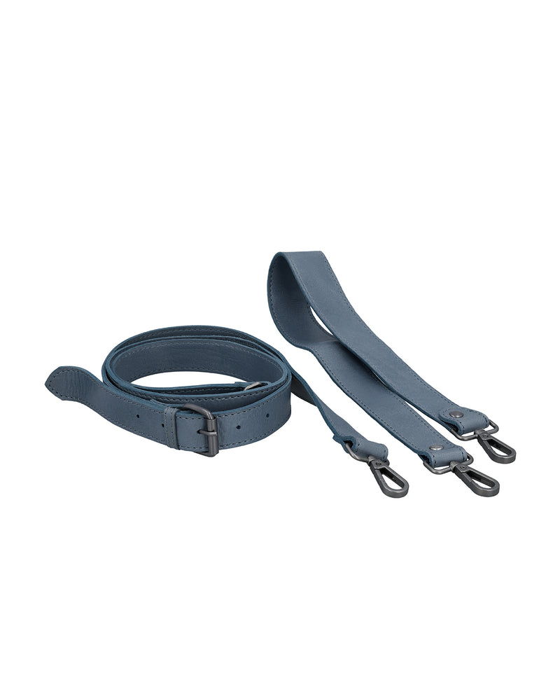 gusti-leder-hanni-mini-handtasche-blau-mit-airtag-fach image 3