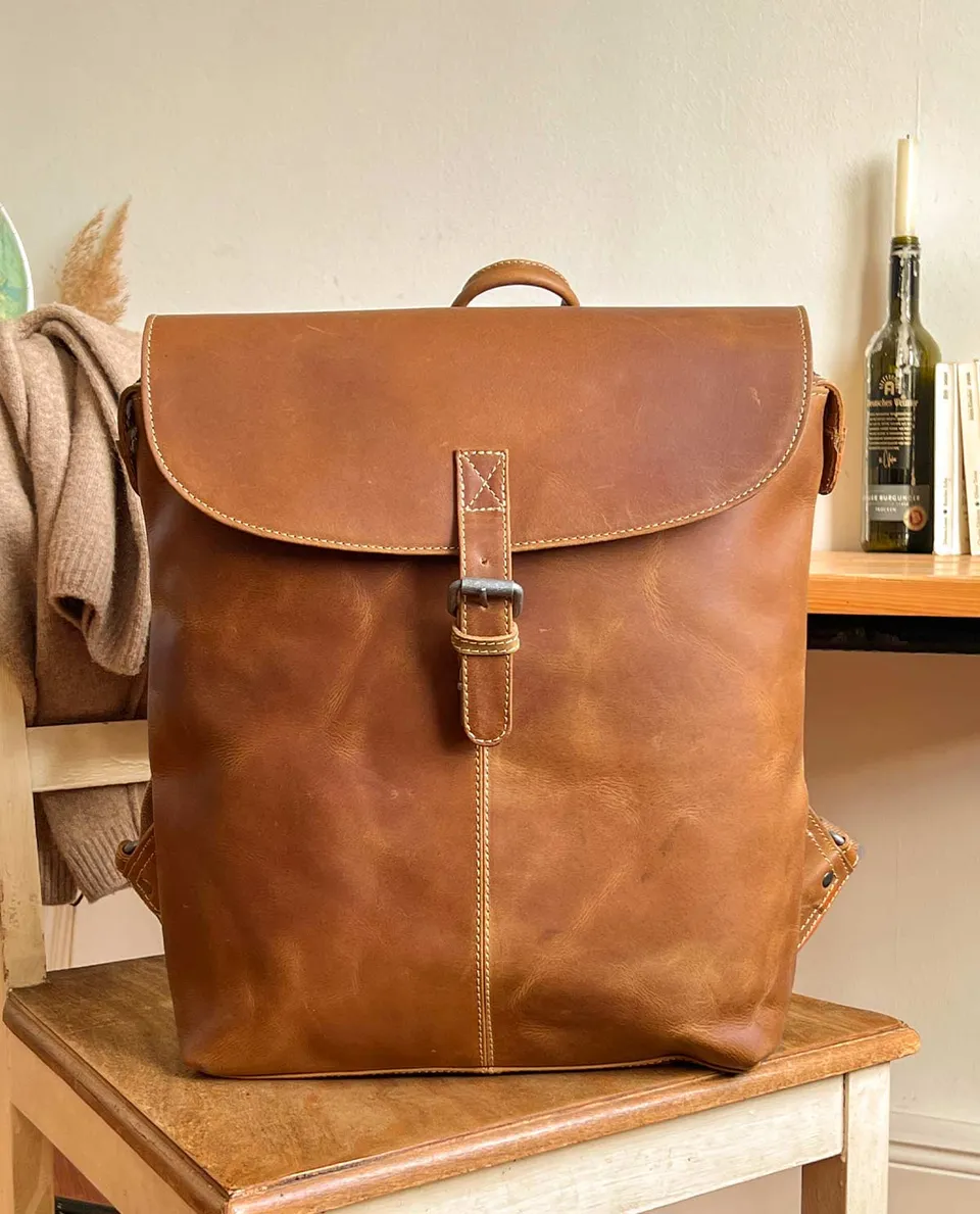 gusti-leder-kieran-city-rucksack-aus-echtleder-business image 1