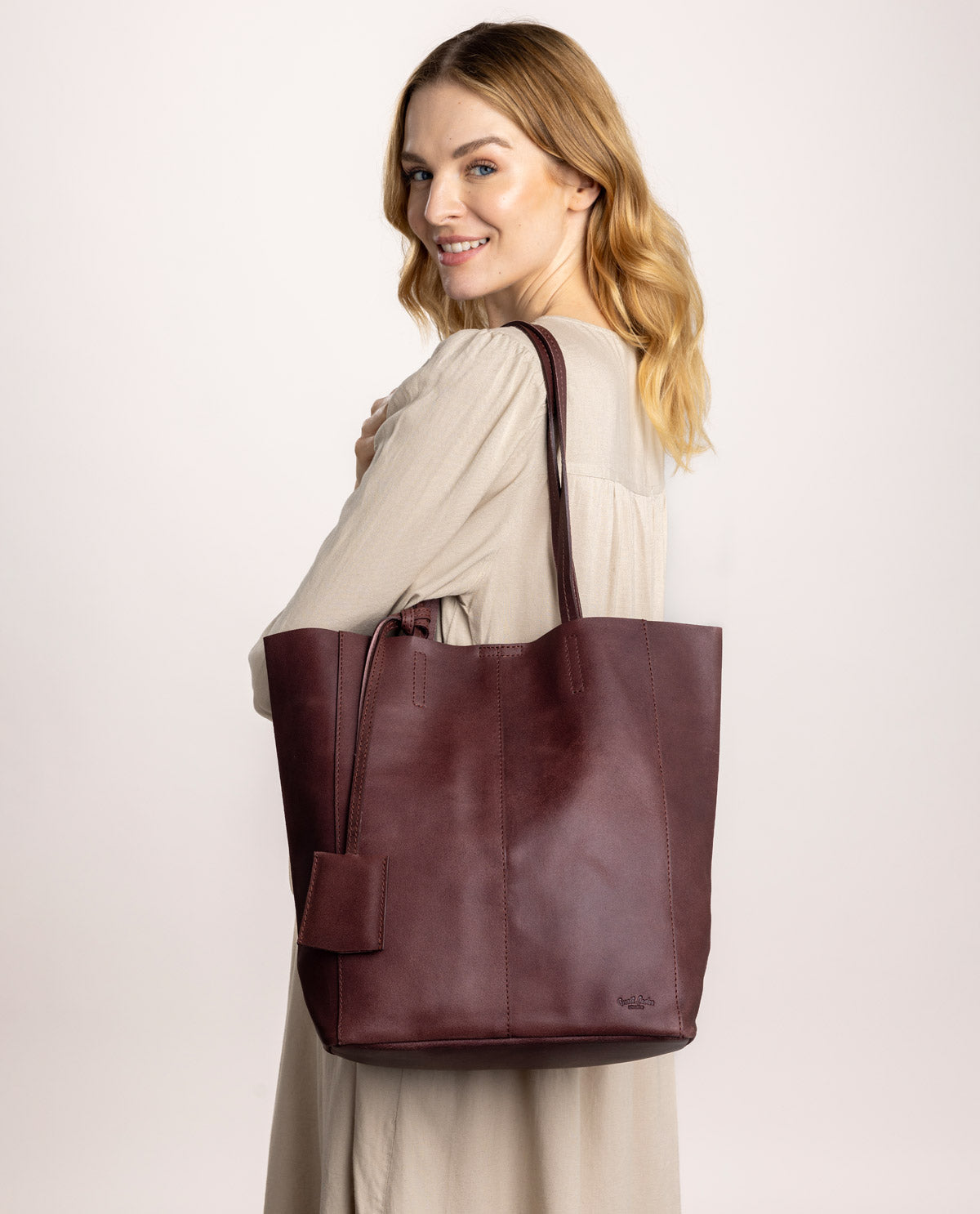 gusti-leder-cassidy-shopper-handtasche image 4