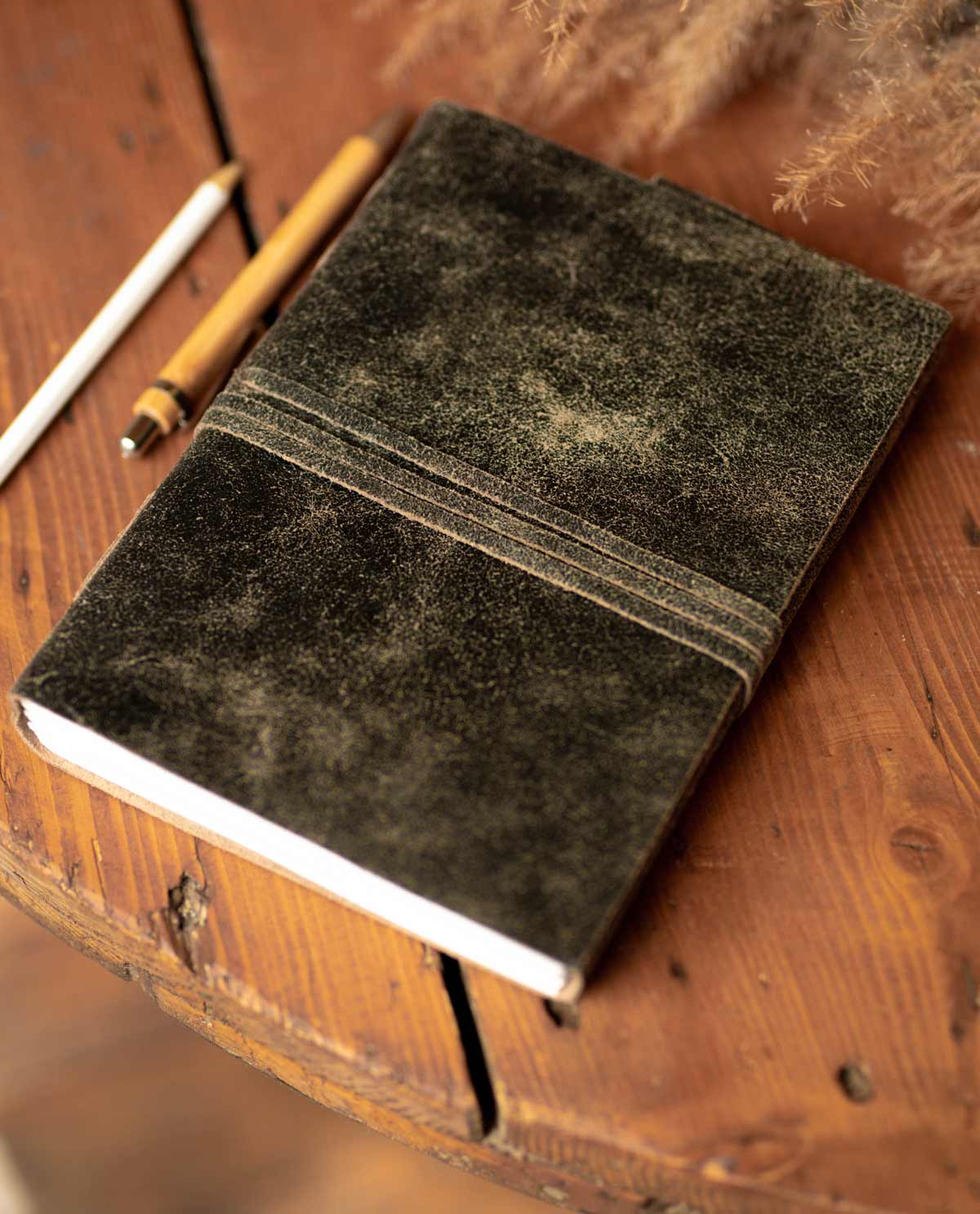 gusti-leder-tina-lederbuch-notizbuch-b-ffelleder-vintage image 1