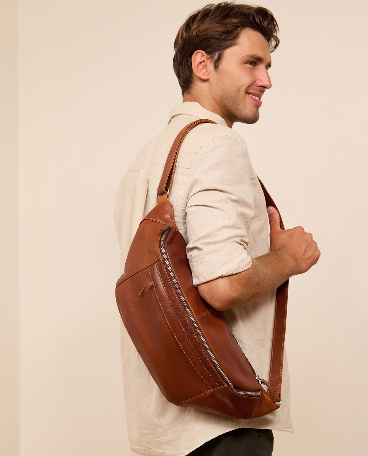 gusti-leder-esben-3-in-1-tasche-handtasche-rucksack-bauchtasche-outlet image 1
