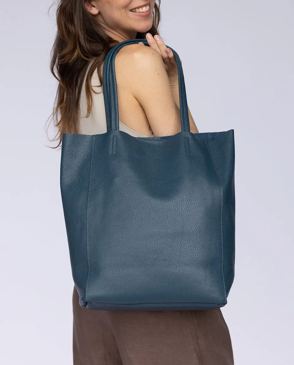 gusti-leder-vilma-damen-handtasche-blau-leder image 1