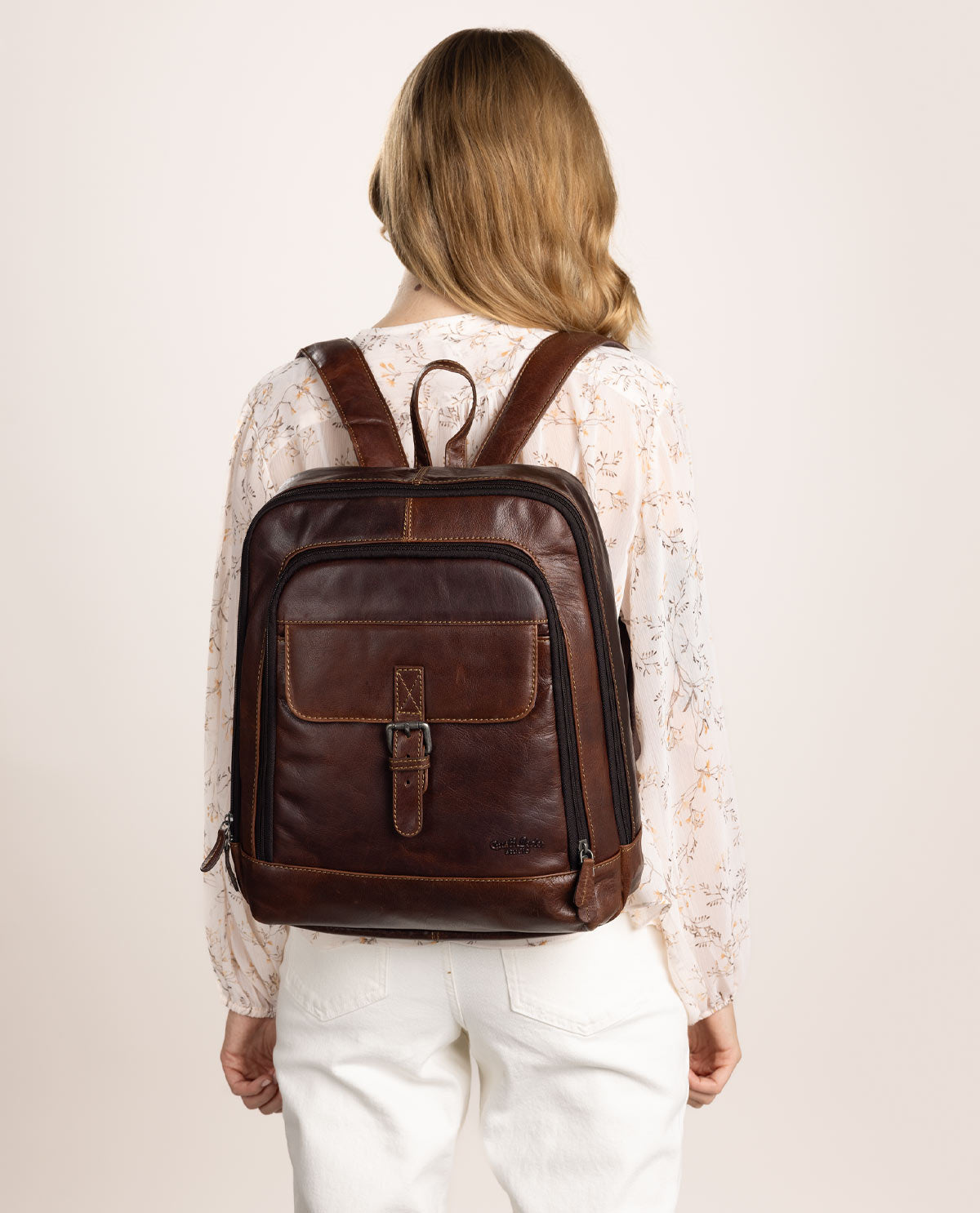 gusti-leder-niki-rucksack-aus-b-ffelleder-raumwunder-outlet image 8