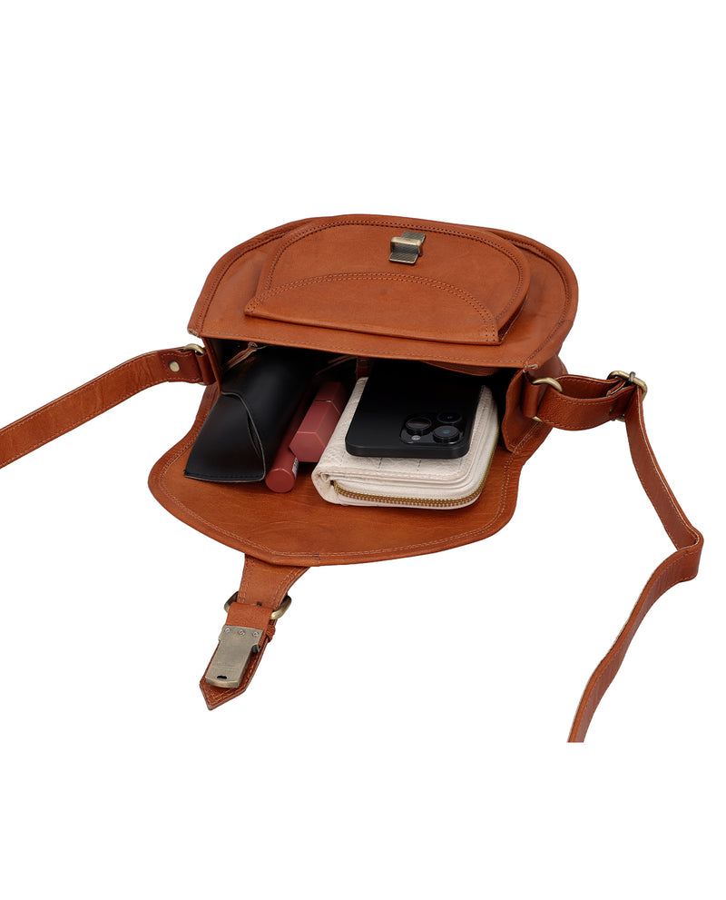 gusti-leder-evelyn-new-damenhandtasche-aus-leder-mit-airtag-fach image 4