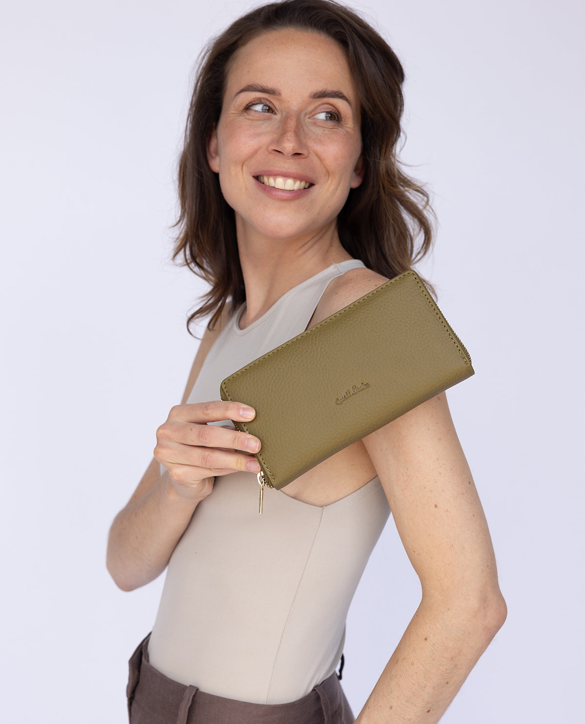 gusti-leder-cara-rfid-damen-geldb-rse-leder-hellgr-n image 1