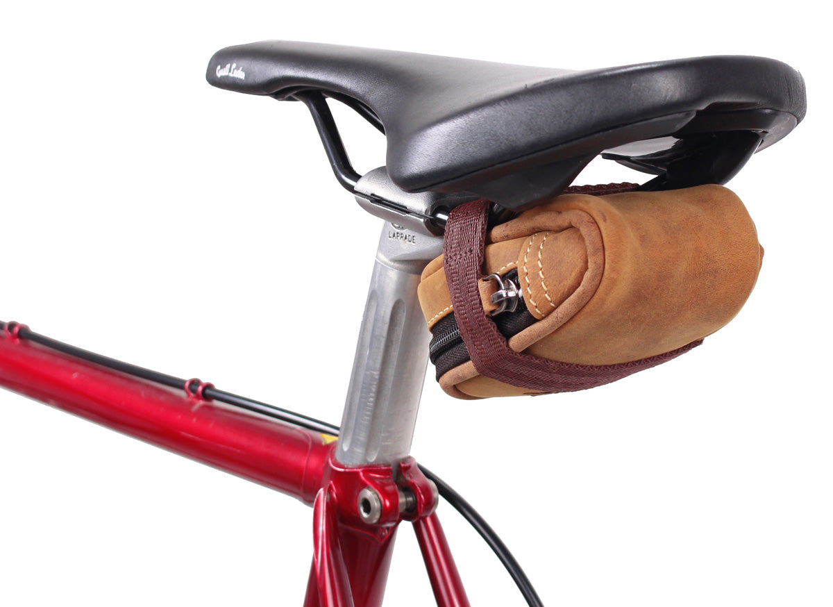 gusti-leder-udo-b-satteltasche-aus-b-ffelleder image 1