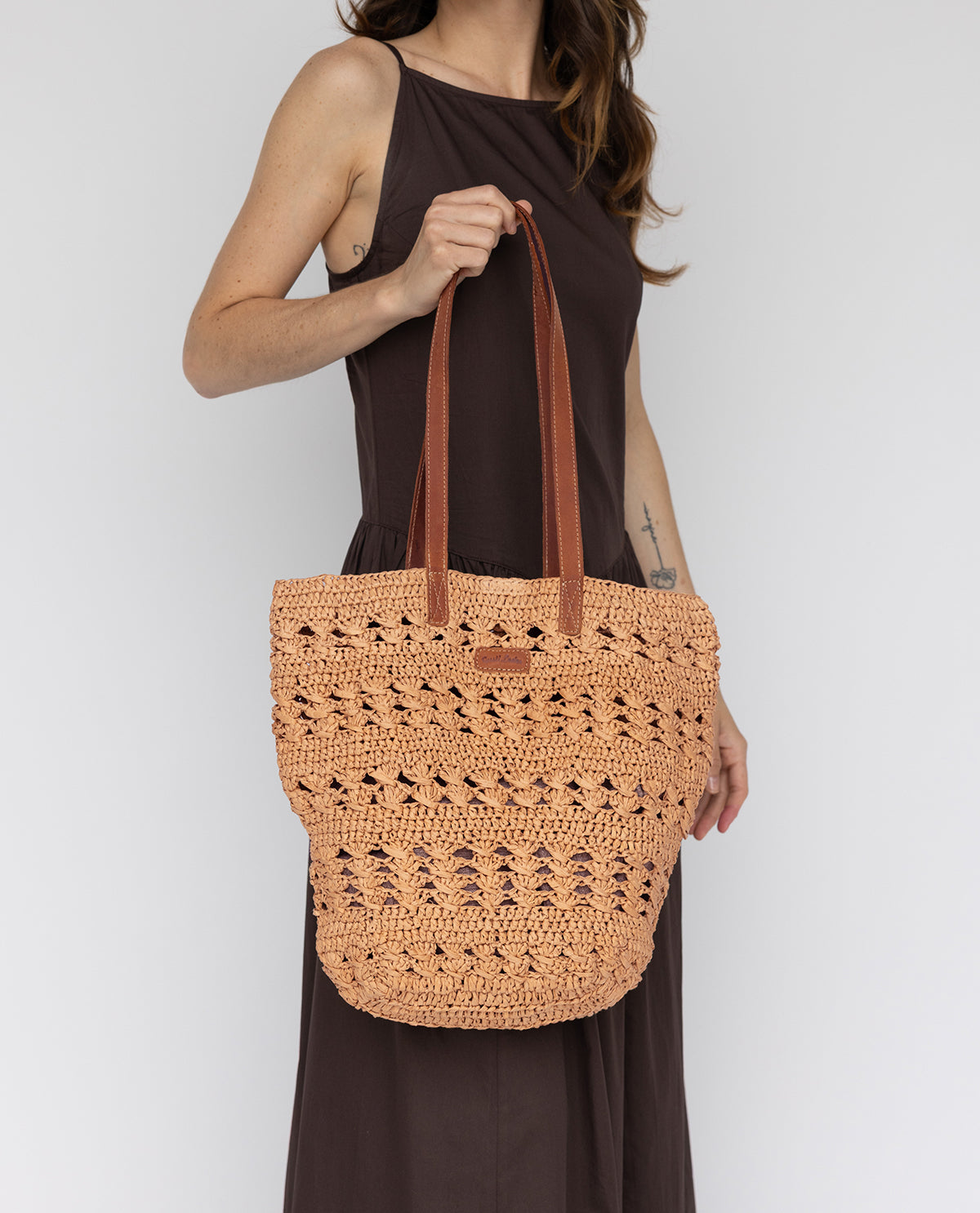 gusti-leder-alise-handtasche-damen-raffia-braun image 7