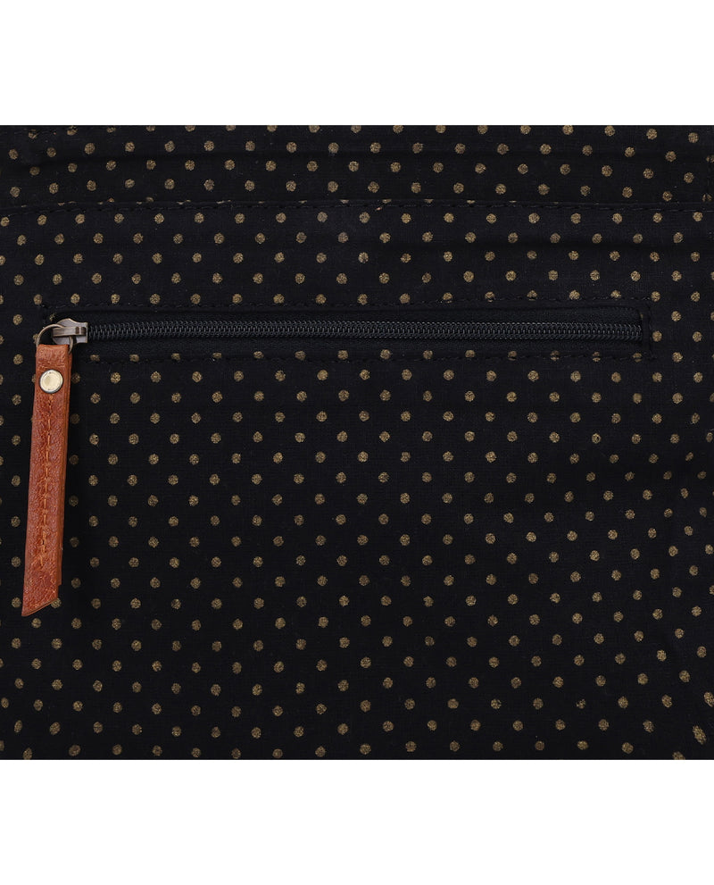 gusti-leder-benja-kleine-lederhandtasche-damen-mit-rei-verschluss image 4