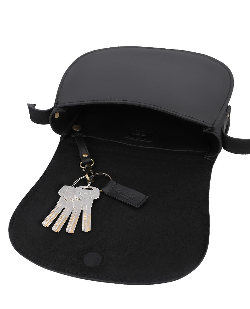 gusti-leder-elenor-schultertasche-aus-rindsleder image 2