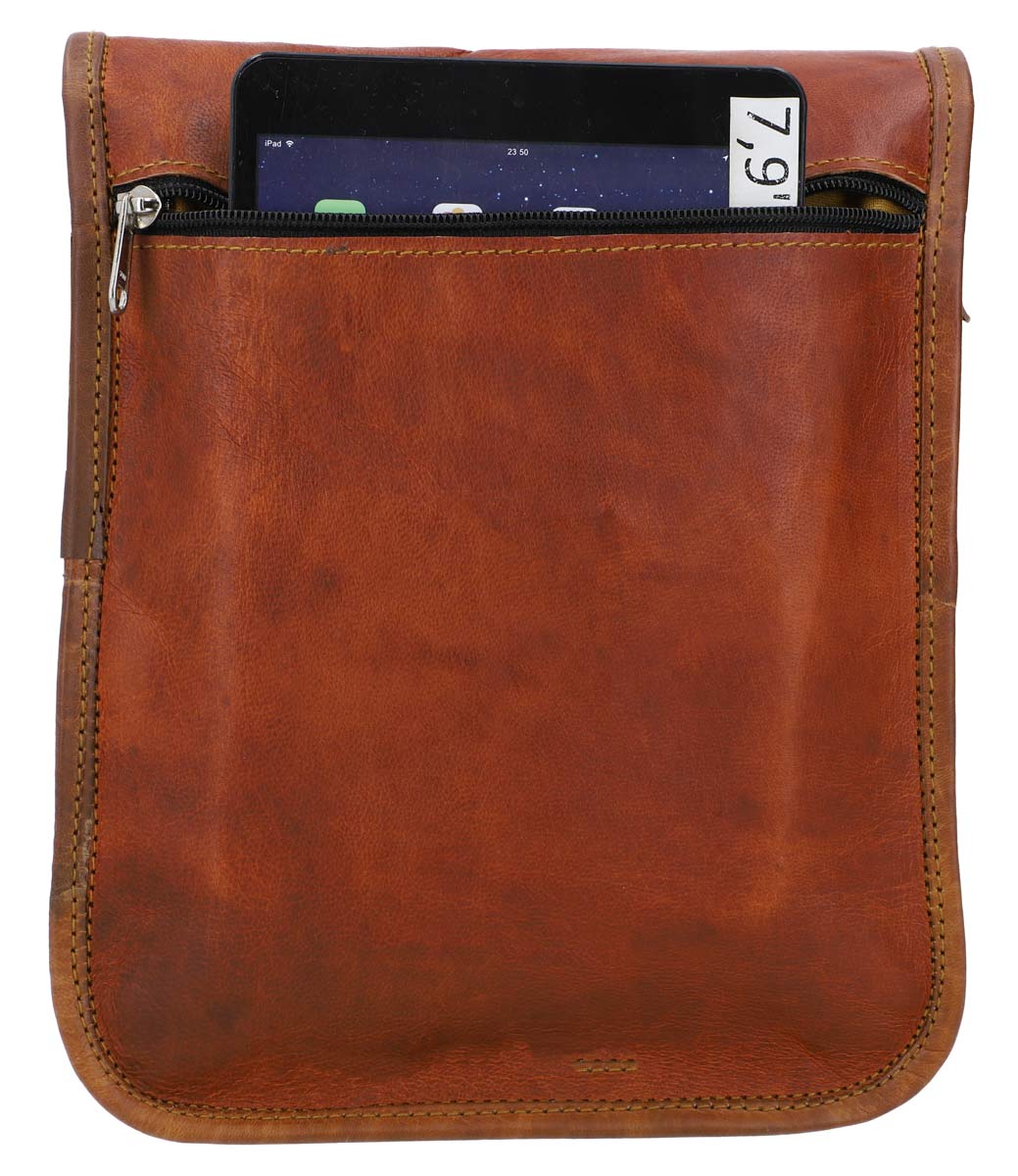 gusti-leder-helen-umh-ngetasche-ziegenleder-vintage-f-r-ipad-air image 6