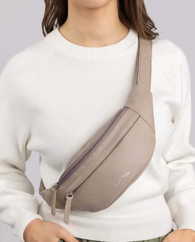 gusti-leder-spencer-g-rteltasche-aus-rindsleder-mit-rei-verschluss-3 image 1