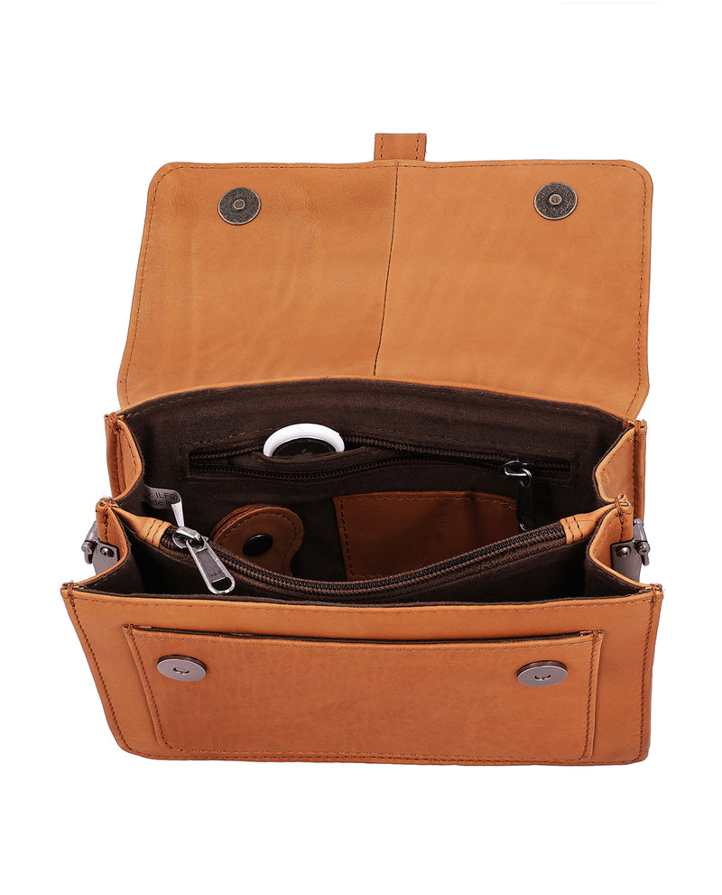 gusti-leder-bibi-umh-ngetasche-crossbody-hellbraun-mit-airtag-fach image 5