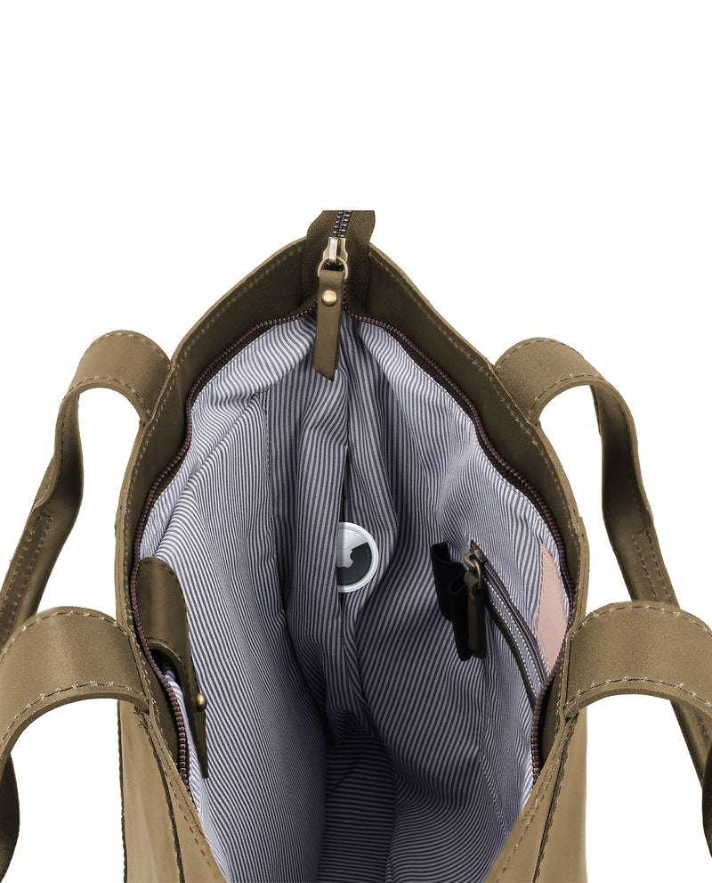 gusti-leder-cecilia-handtasche-leder-gr-n-laptop-15-zoll-airtag-fach image 3