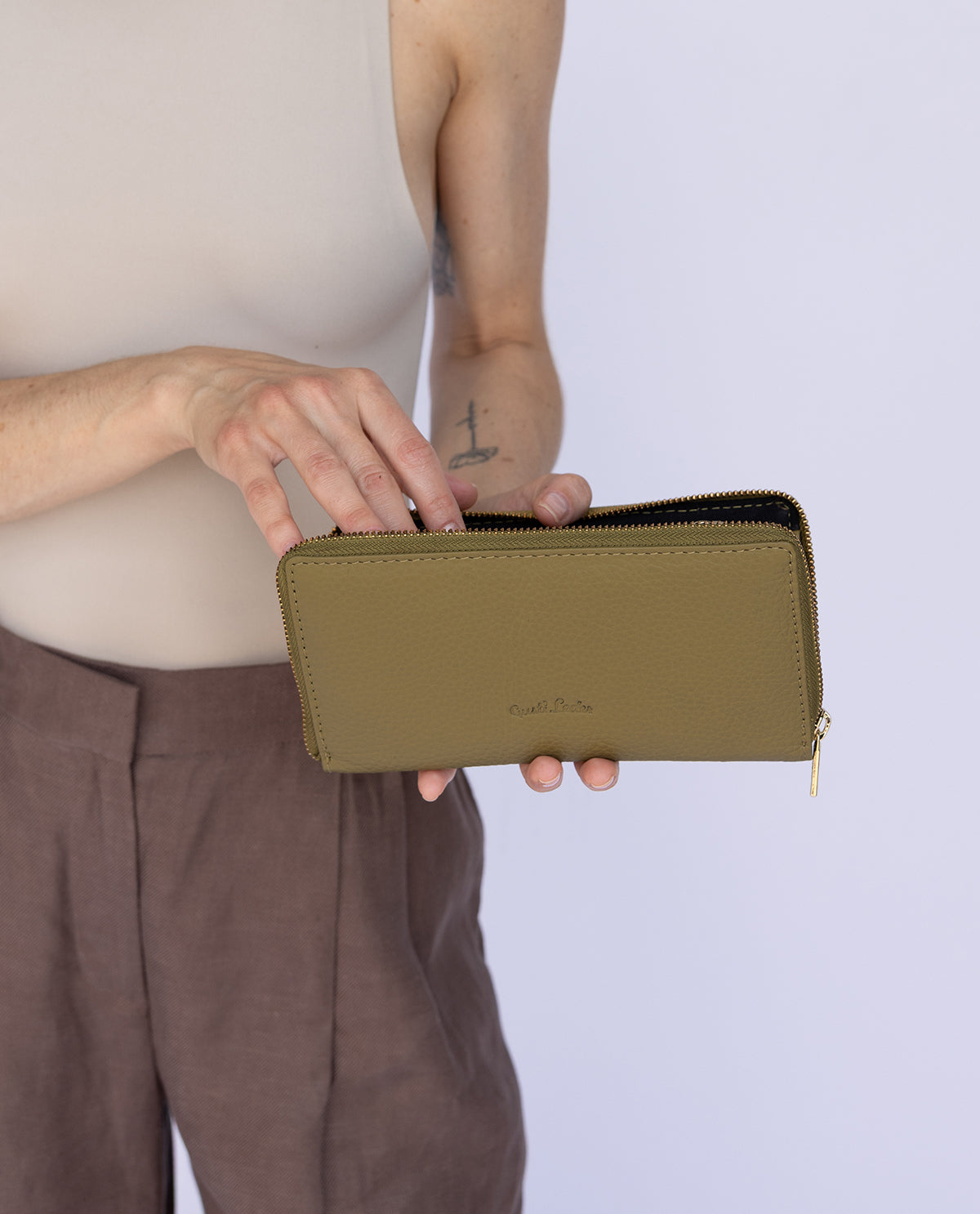 gusti-leder-cara-rfid-geldb-rse-damen-hellgr-n-mit-m-nzfach image 7
