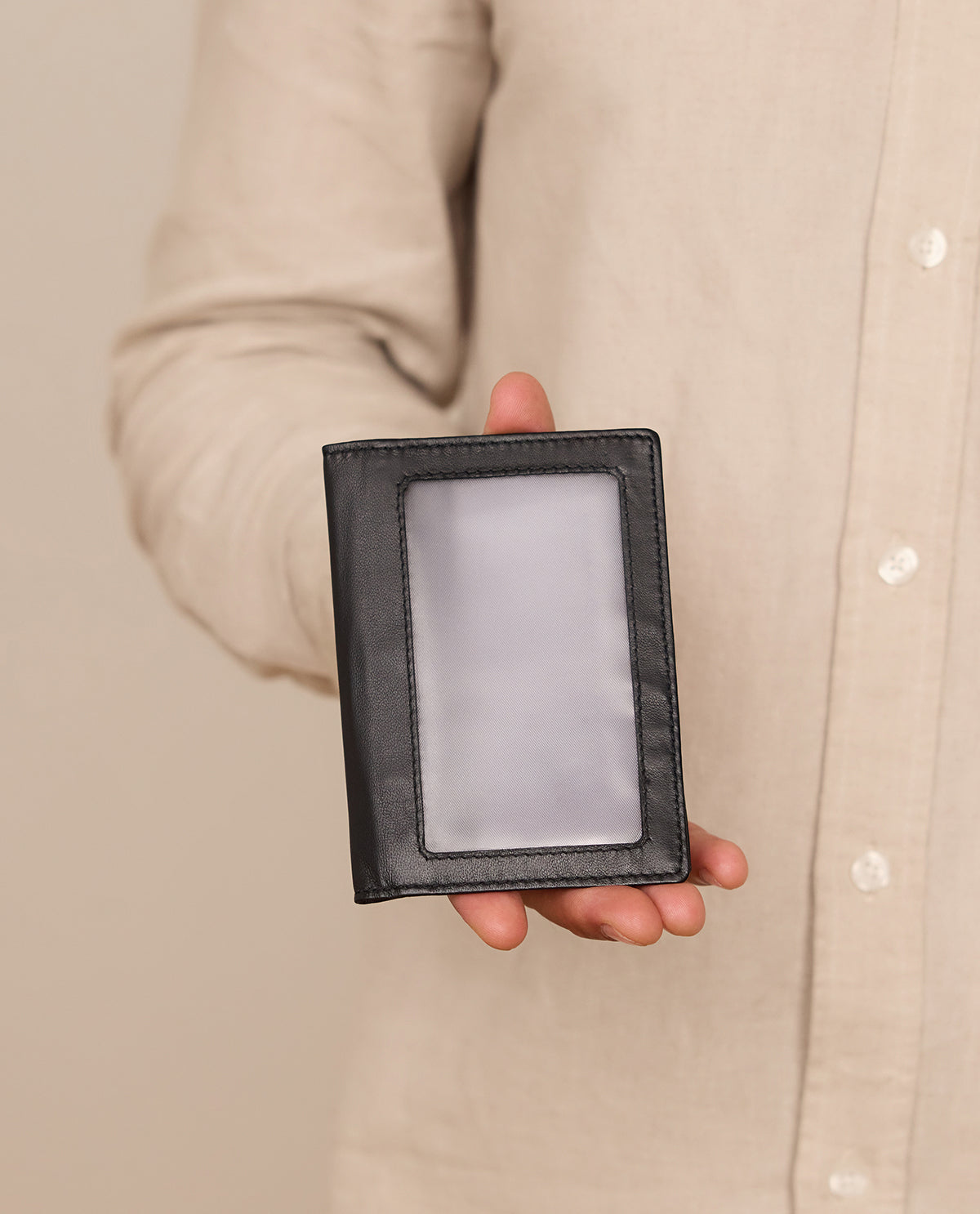 gusti-leder-boris-fahrzeugpapier-organizer-aus-leder-schwarz image 1