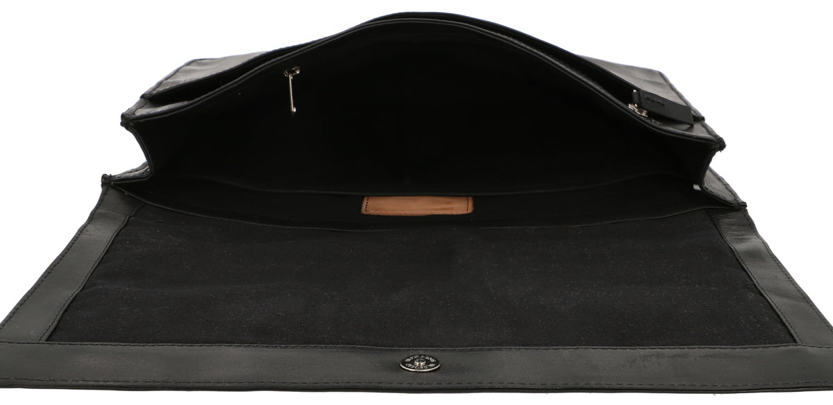 gusti-leder-afton-laptoptasche-schwarz-aus-pflanzlich-gegerbtem-leder image 3