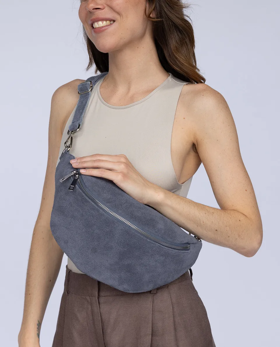 gusti-leder-synne-graue-leder-bauchtasche-damen image 1