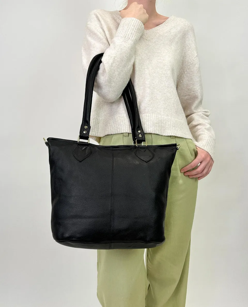 gusti-leder-therese-2-in-1-shopper-aus-b-ffelleder-tote-und-umh-ngetasche image 1