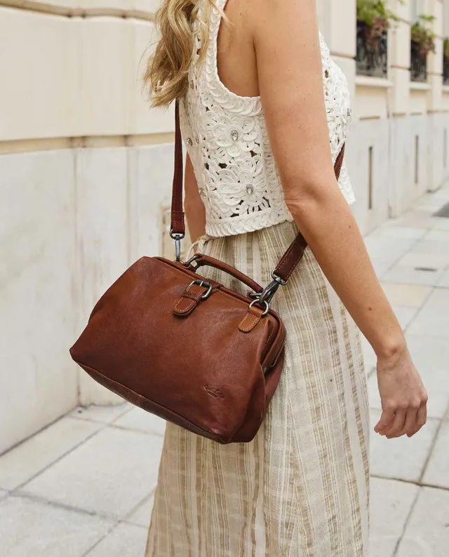 gusti-leder-lillith-handtasche-im-arztkoffer-stil-aus-leder image 1