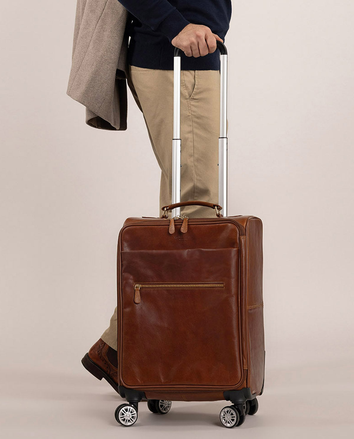 gusti-leder-asia-reisetrolley-leder-braun-outlet image 1