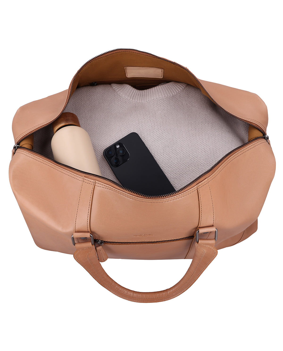 gusti-leder-ruben-reisetasche-beige-mit-schultergurt image 2