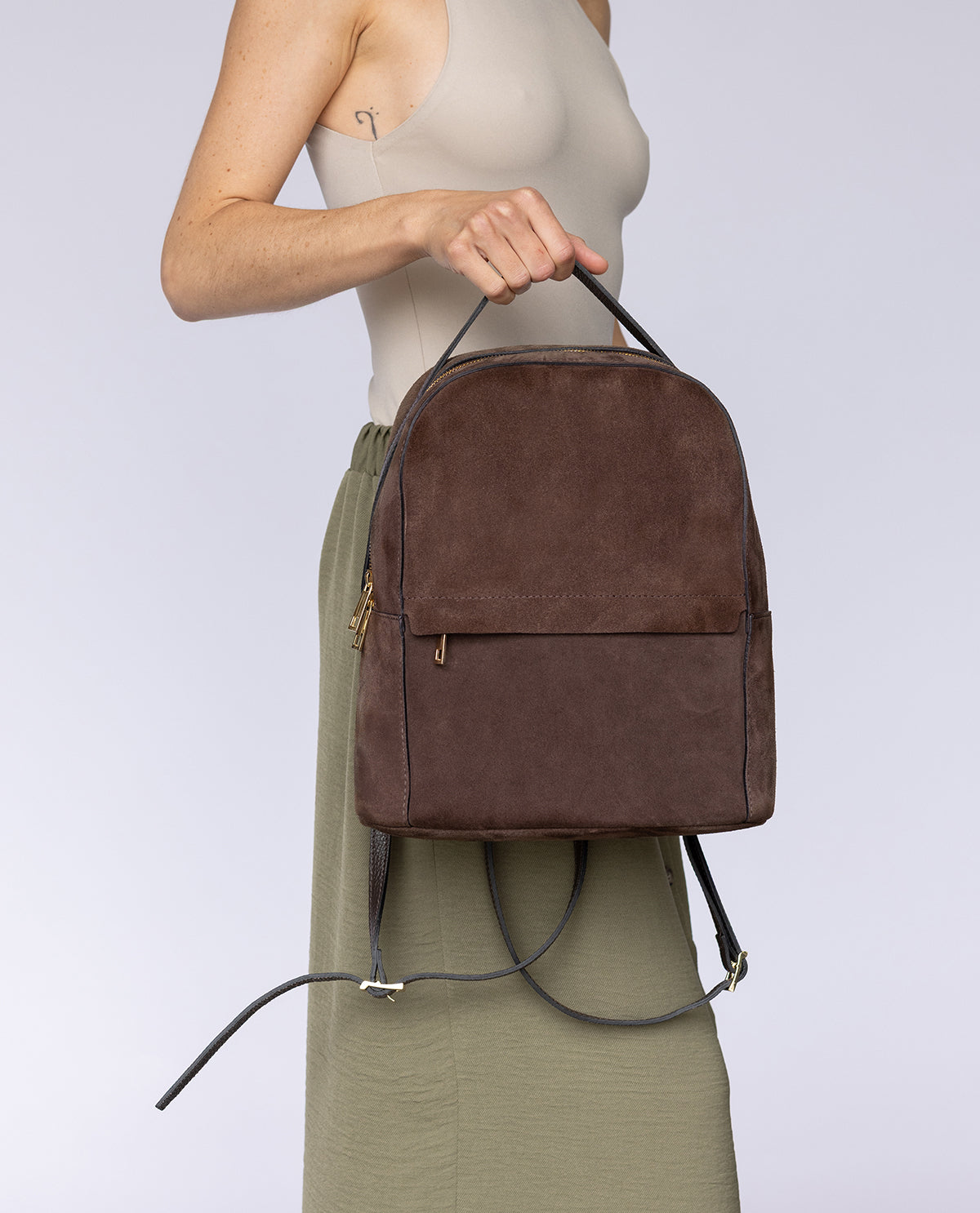 gusti-leder-malene-lederrucksack-damen-braun image 5