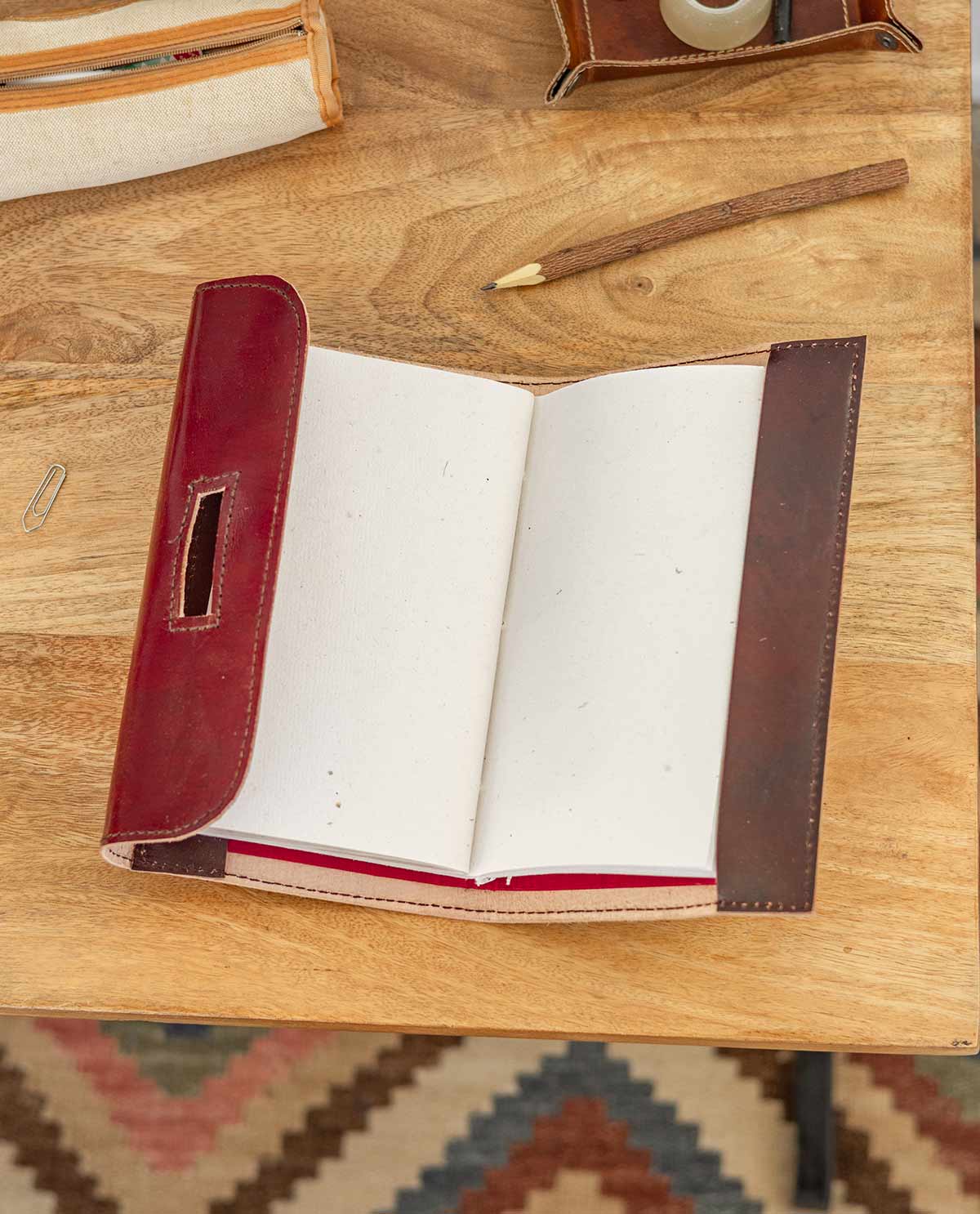 gusti-leder-tira-notizbuchh-lle-aus-ziegenleder-outlet image 3