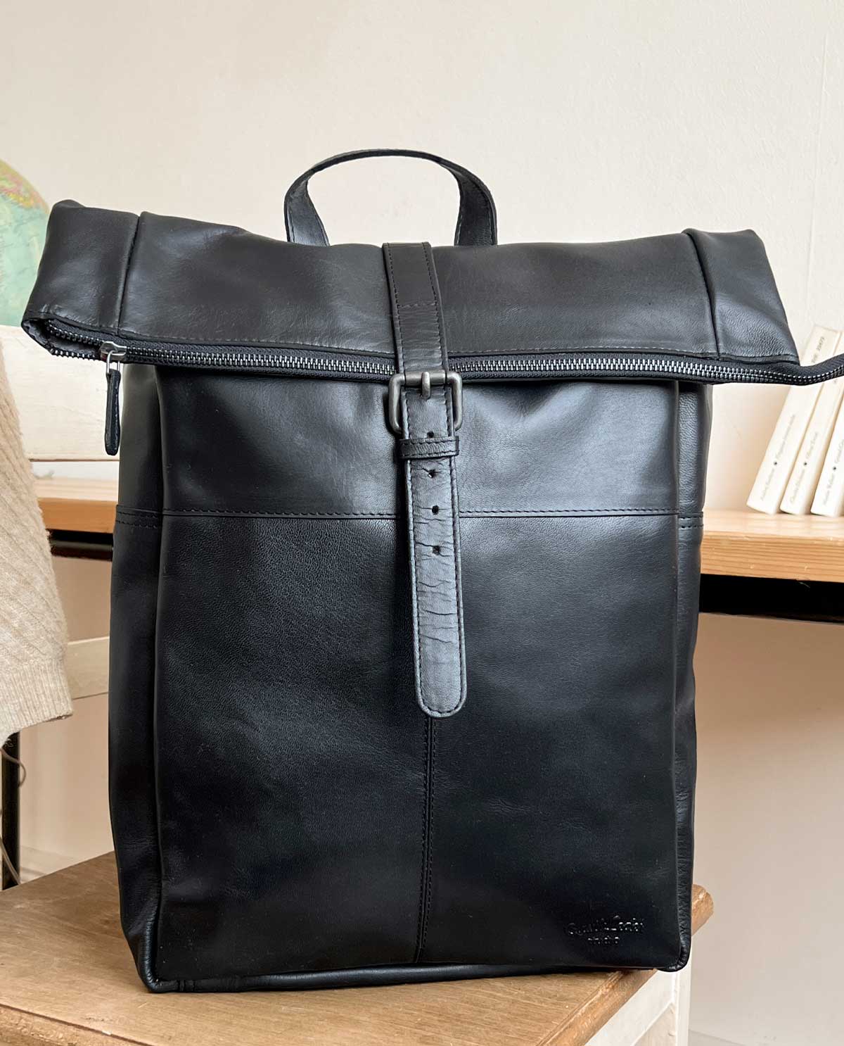 gusti-leder-henning-rucksack-leder-urban-f-r-b-ro-und-freizeit image 1