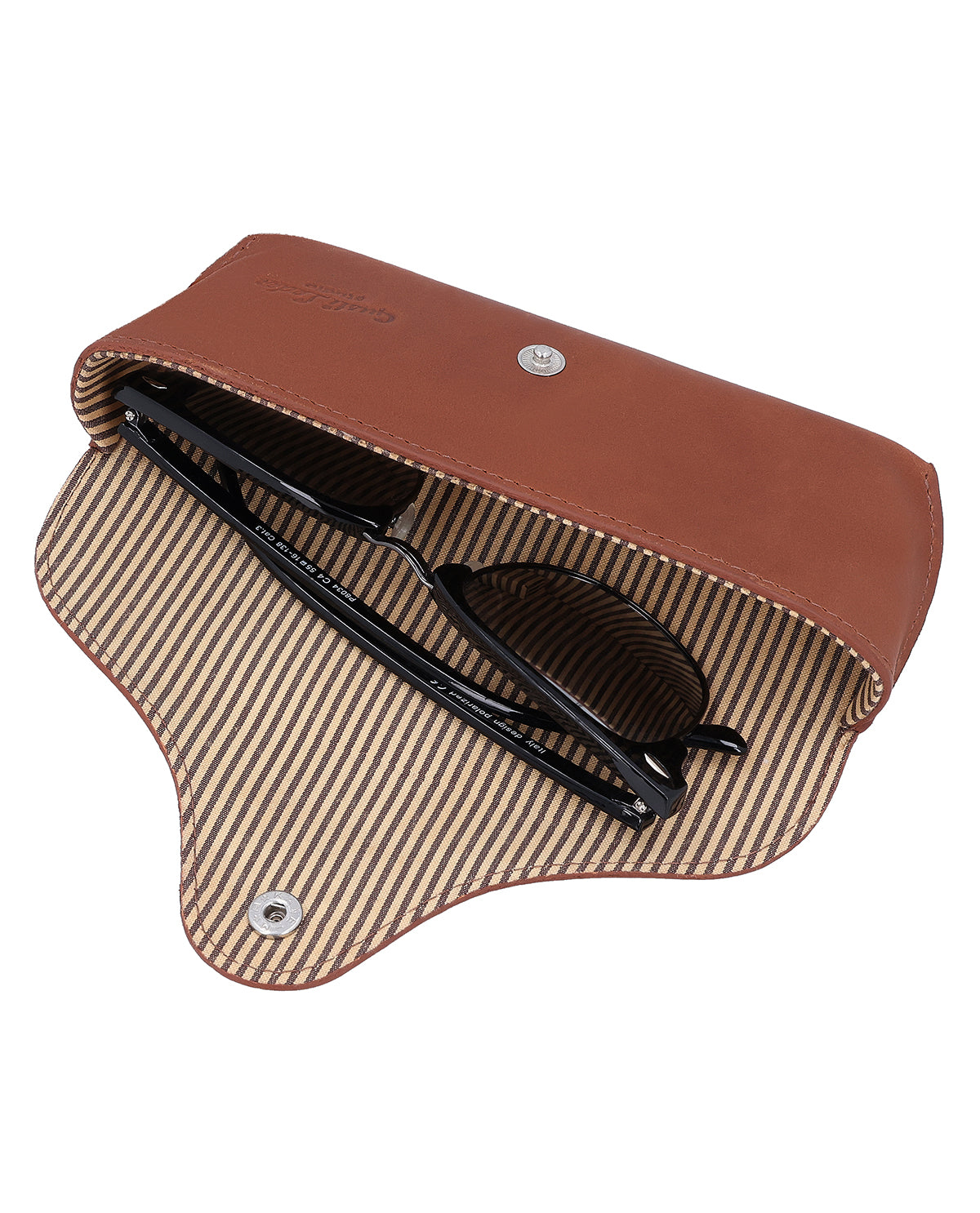 gusti-leder-cornelius-brillenetui-aus-braunem-leder image 3