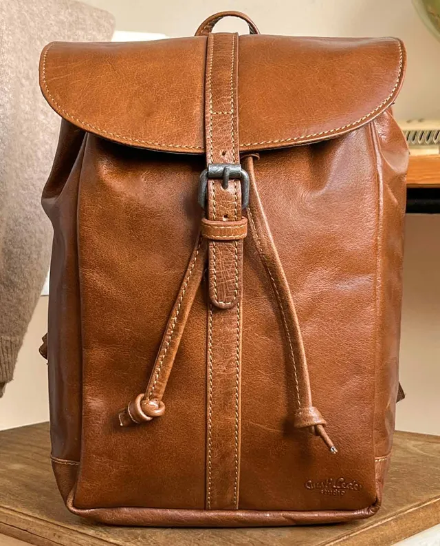 gusti-leder-claudia-daypack-rucksack-echtleder-vintage image 1