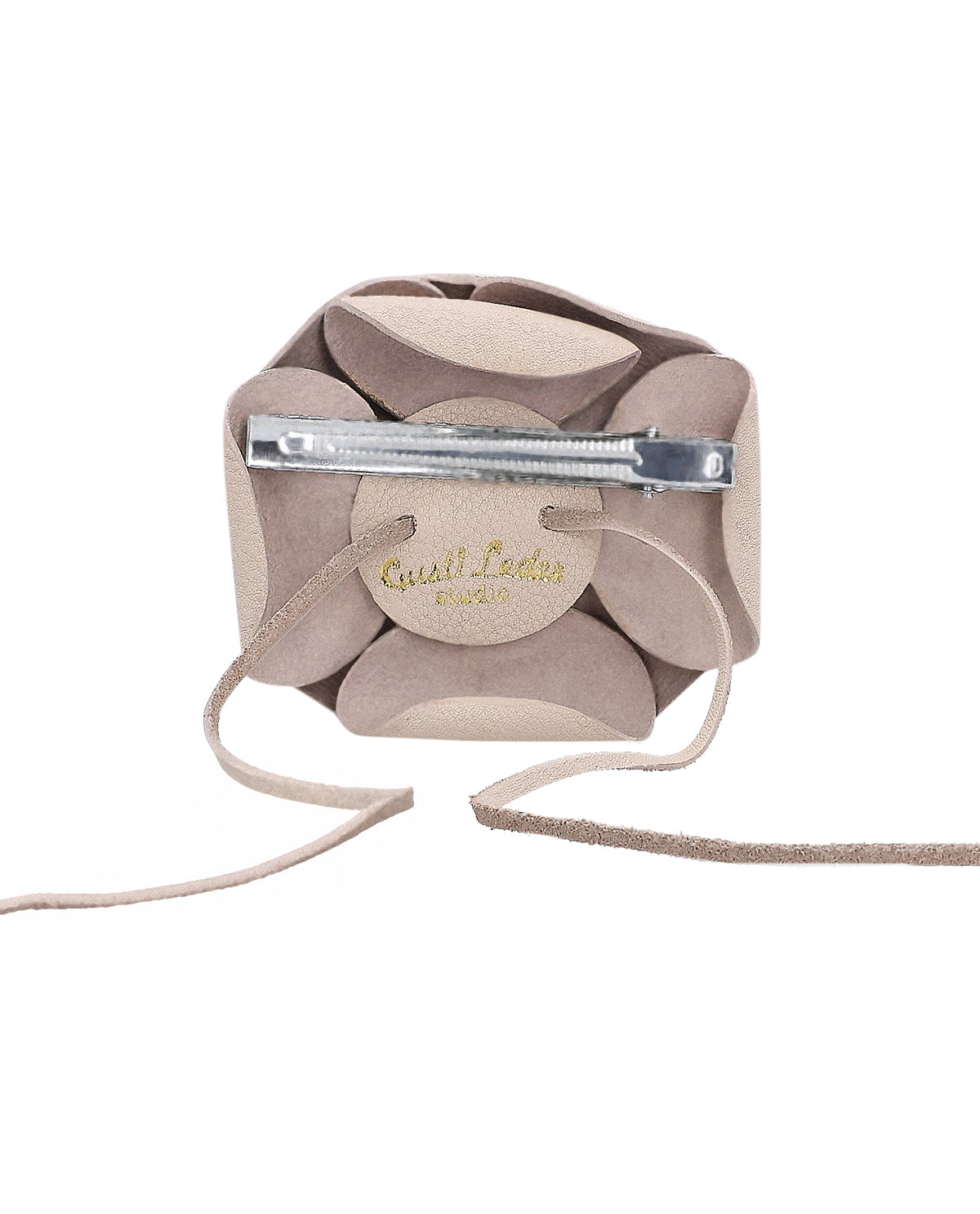 gusti-leder-iva-haarspange-leder-haarblume-beige-lwg-leder-floral image 4