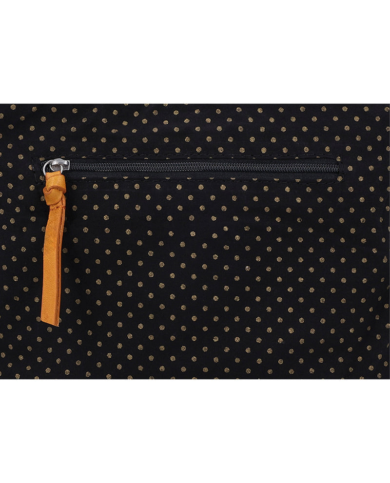 gusti-leder-amani-kleine-lederhandtasche-damen-kompakt-2 image 3