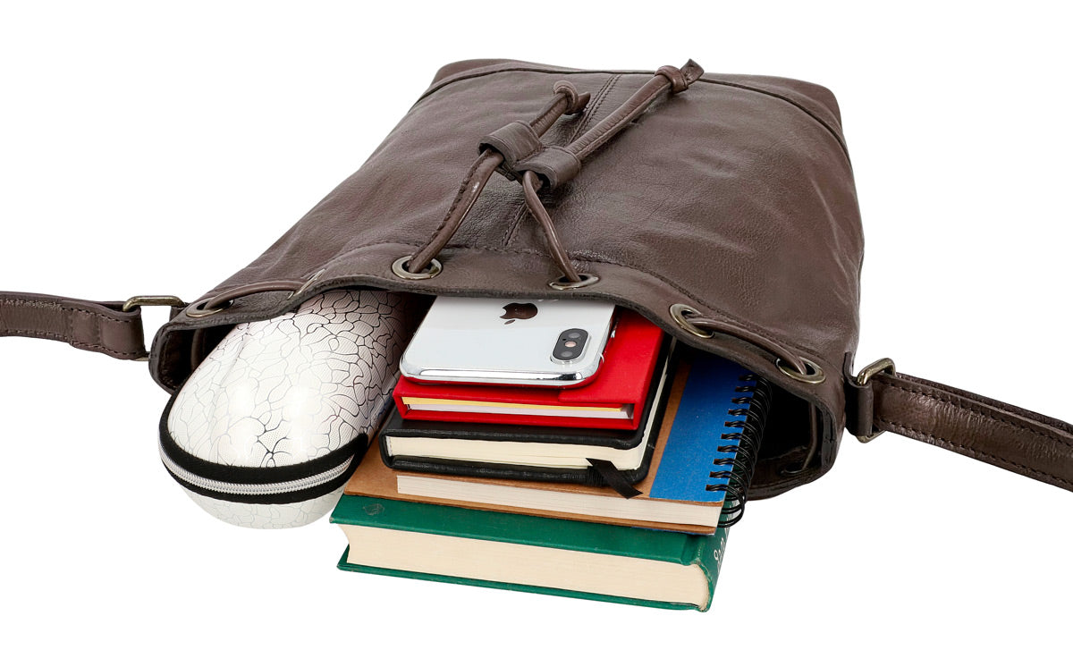 gusti-leder-ivy-beuteltasche-umh-ngetasche-b-ffelleder image 8