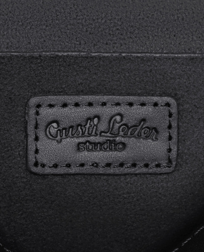gusti-leder-elenor-schultertasche-aus-rindsleder image 3