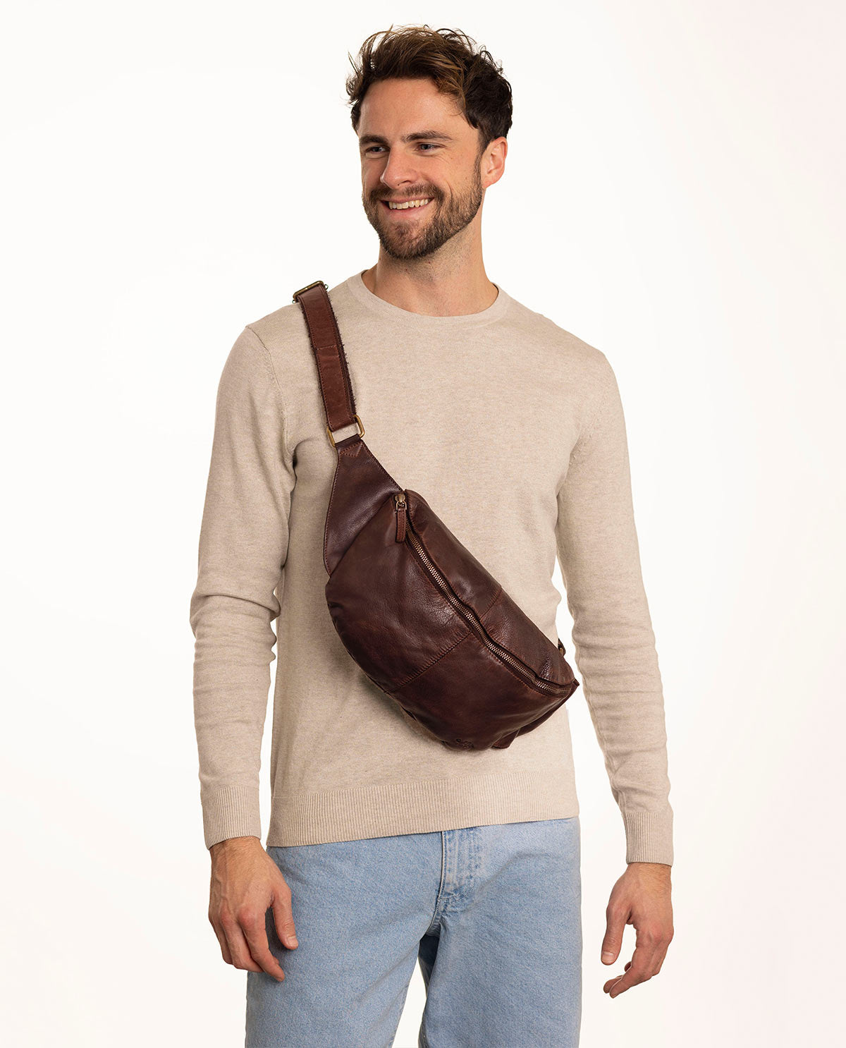 gusti-leder-akira-g-rteltasche-bauchtasche-washed-leder image 1