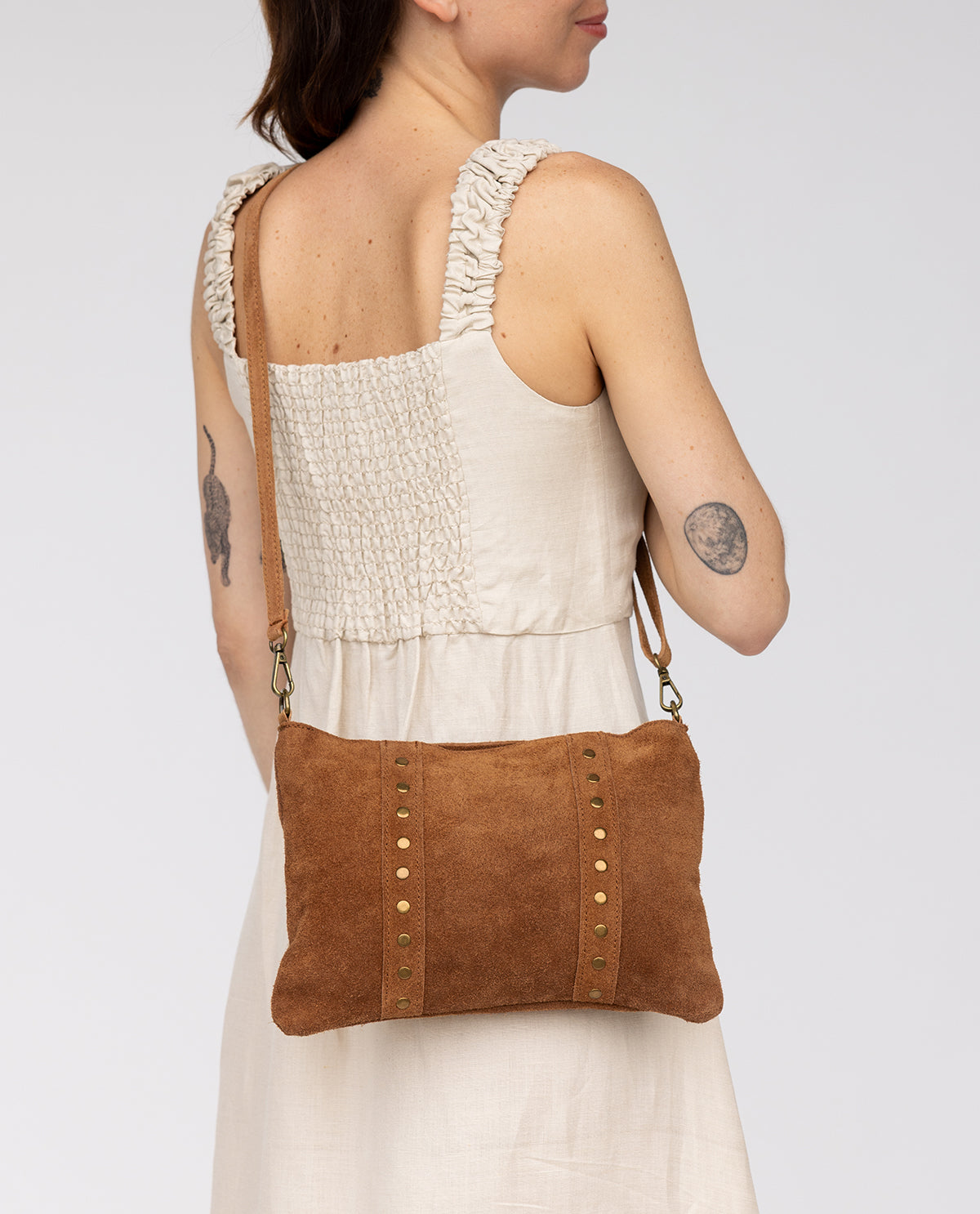 gusti-leder-kirsti-handtasche-damen-kleine-lederhandtasche-braun-crossbody image 5