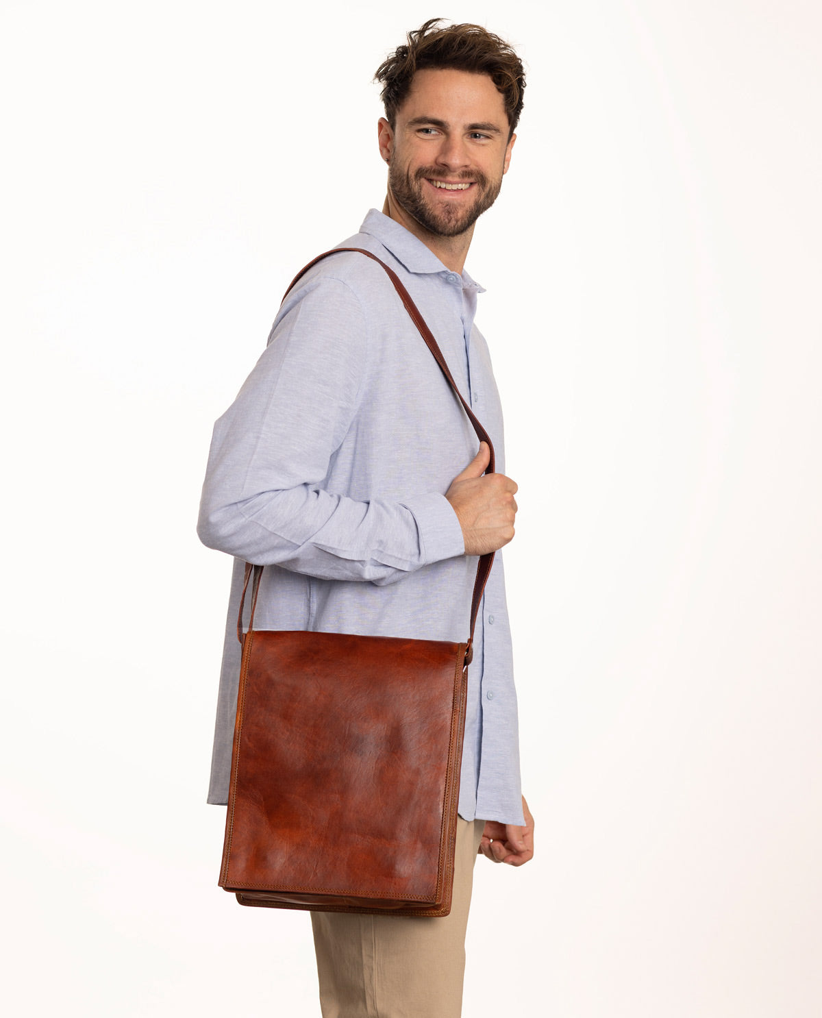 gusti-leder-finn-collegetasche-umh-ngetasche-aus-ziegenleder image 1