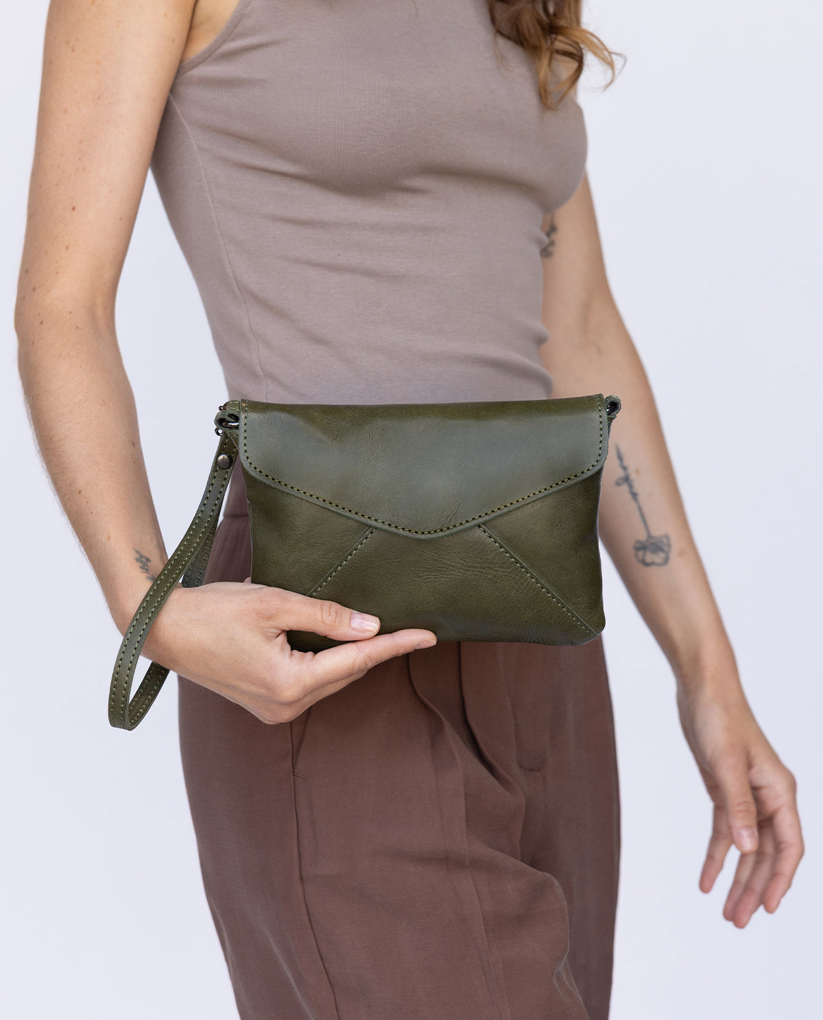 gusti-leder-karisma-handtasche-gr-n-rindsleder-crossbody image 5