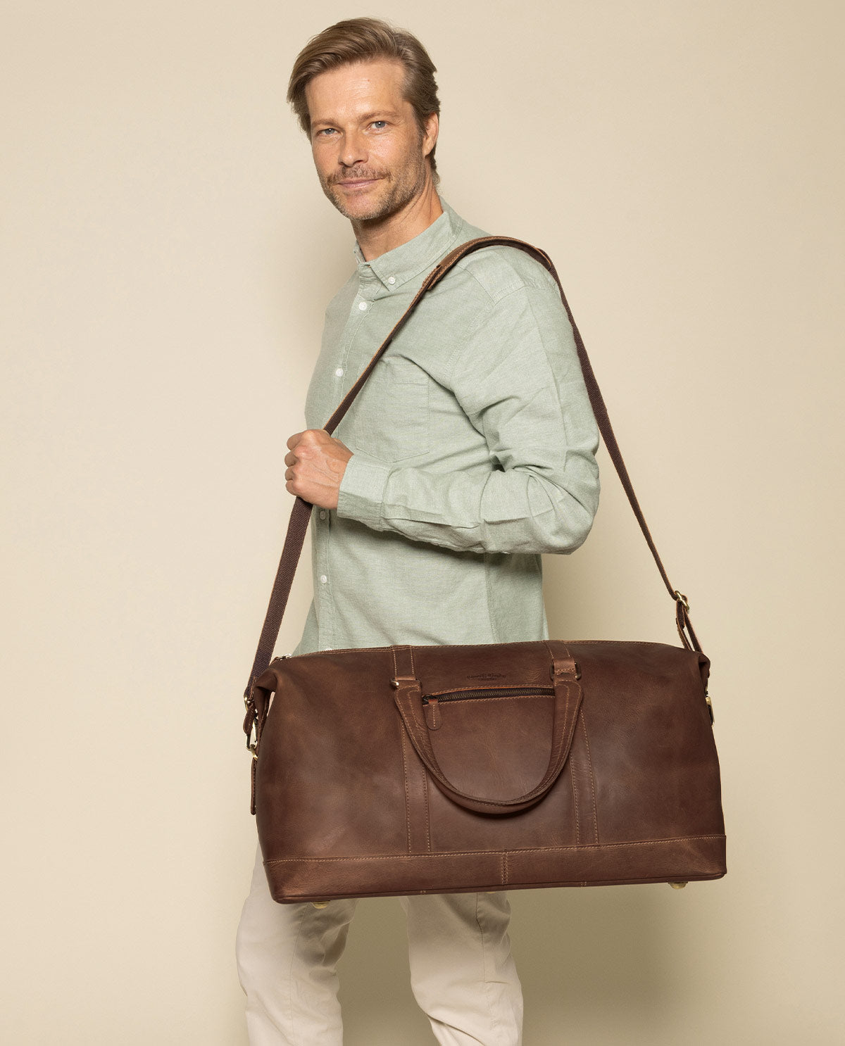 gusti-leder-ruben-reisetasche-weekender-aus-pflanzlich-gegerbtem-leder image 2