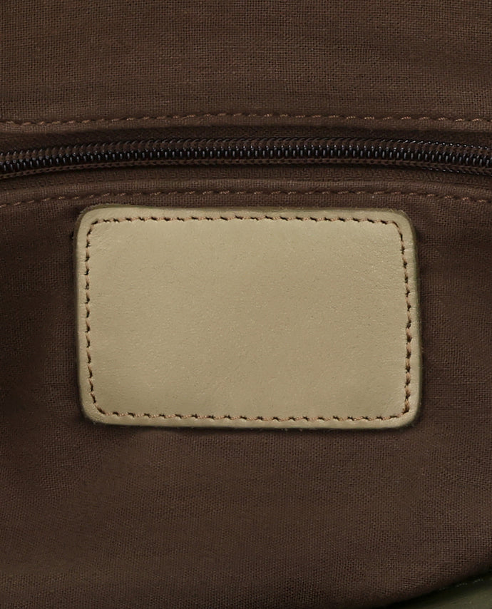 gusti-leder-joris-reisetasche-leder-gr-n-mit-airtag-fach image 8