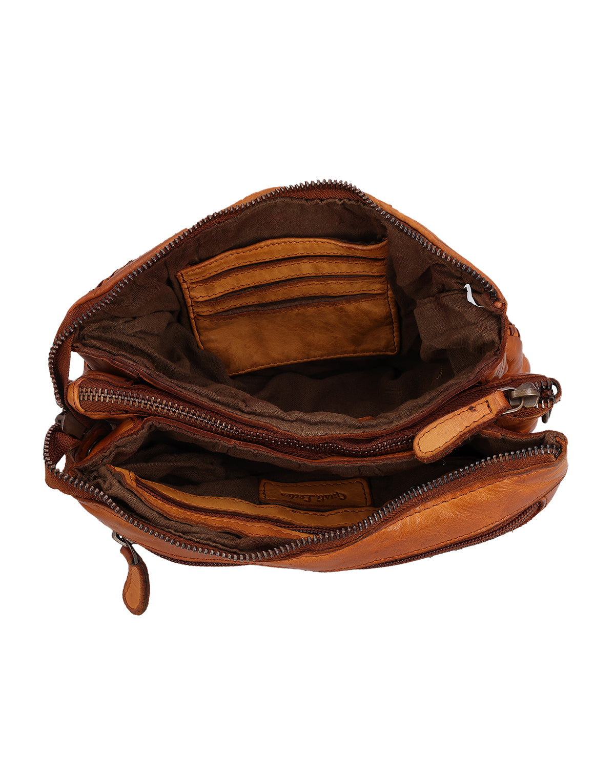 gusti-leder-bulan-handtasche-leder-braun-flechtmuster-mit-airtag-fach image 6