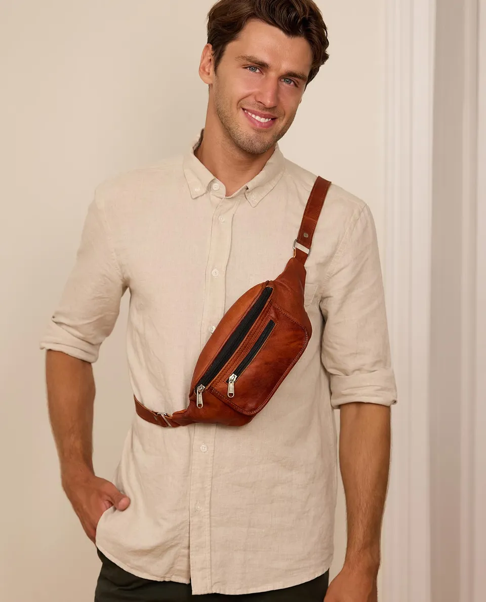 gusti-leder-nature-tristan-g-rteltasche-bauchtasche-aus-leder image 1