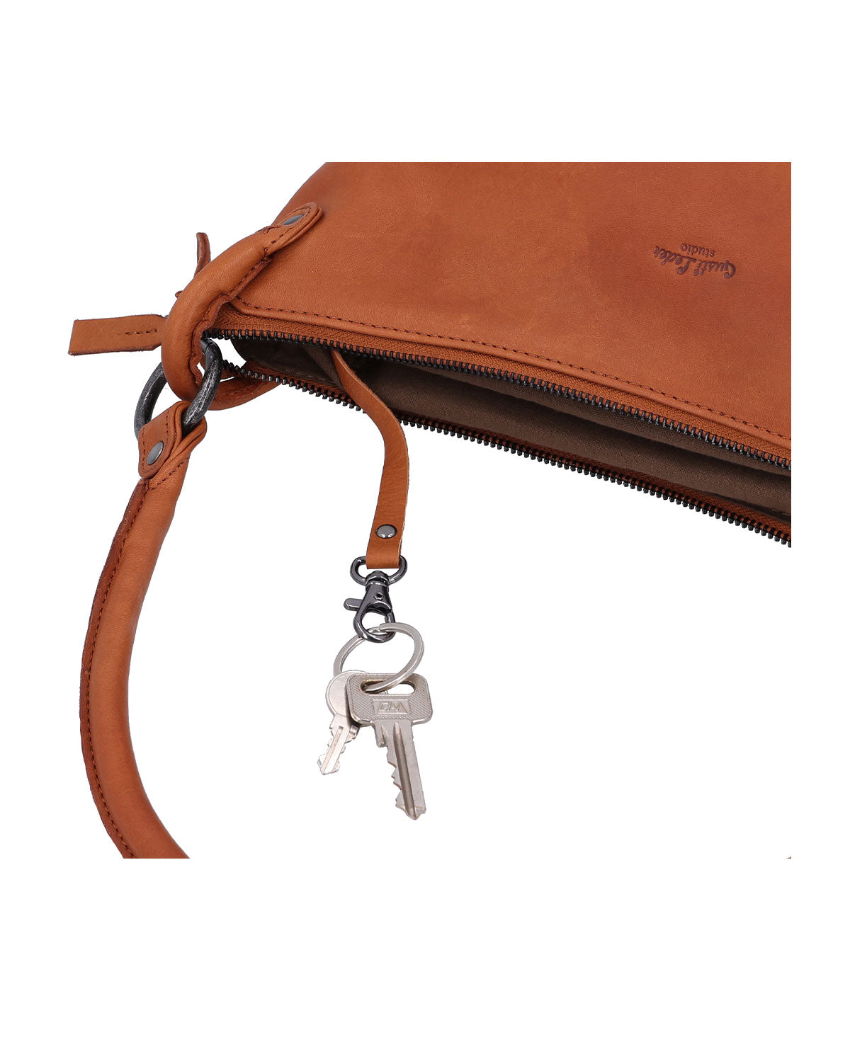 gusti-leder-cathy-shopper-braun-leder-mit-rei-verschluss image 4